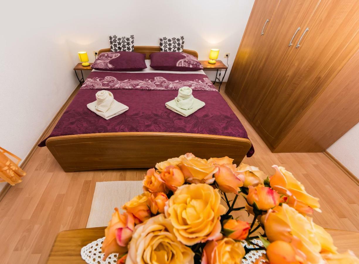 Apartment Leut With Spacious Terrace And Sea View 슬라티네 외부 사진